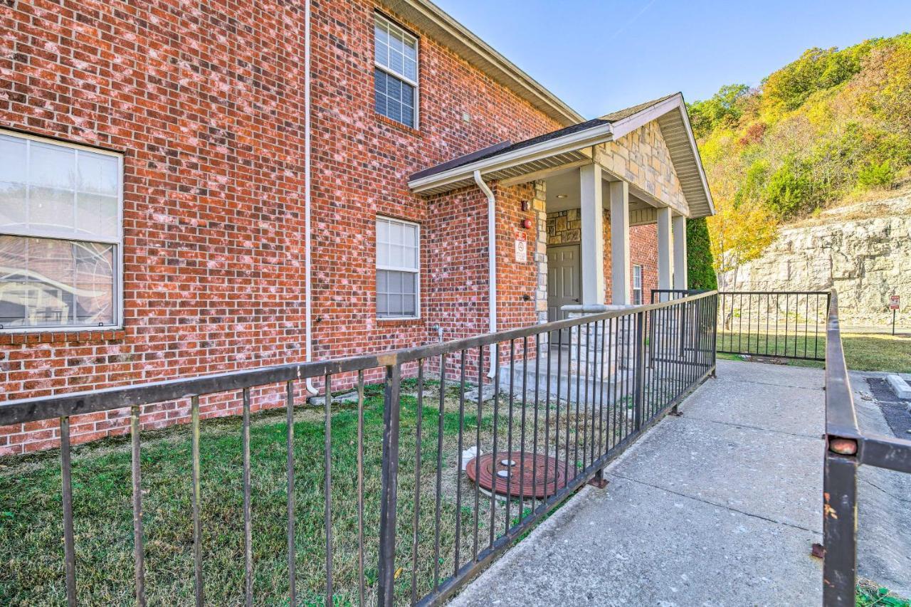 Pet-Friendly Branson Condo With Shared Pool! Exterior photo